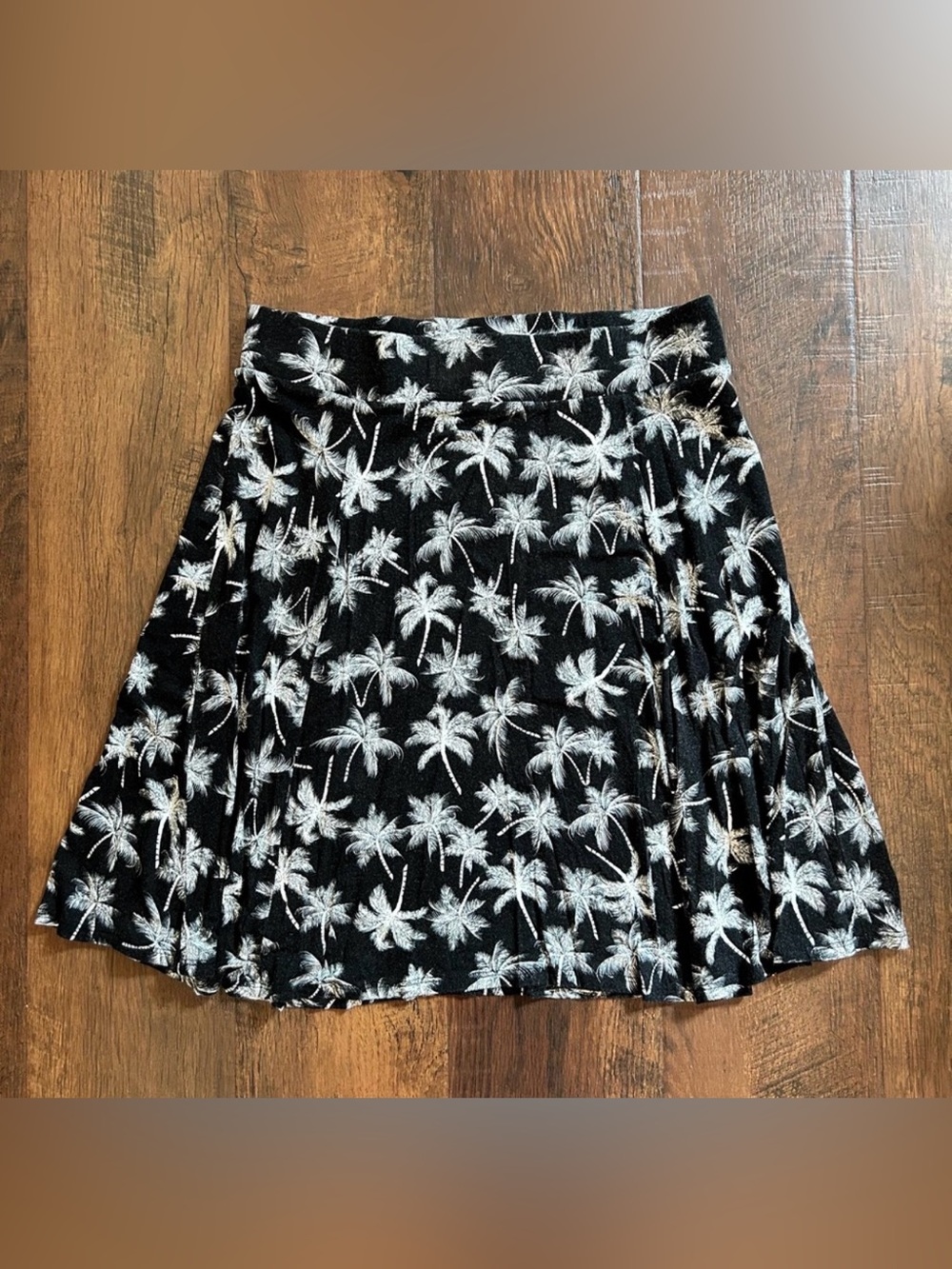 YESSICA black & white palm tree flounce skirt, size S